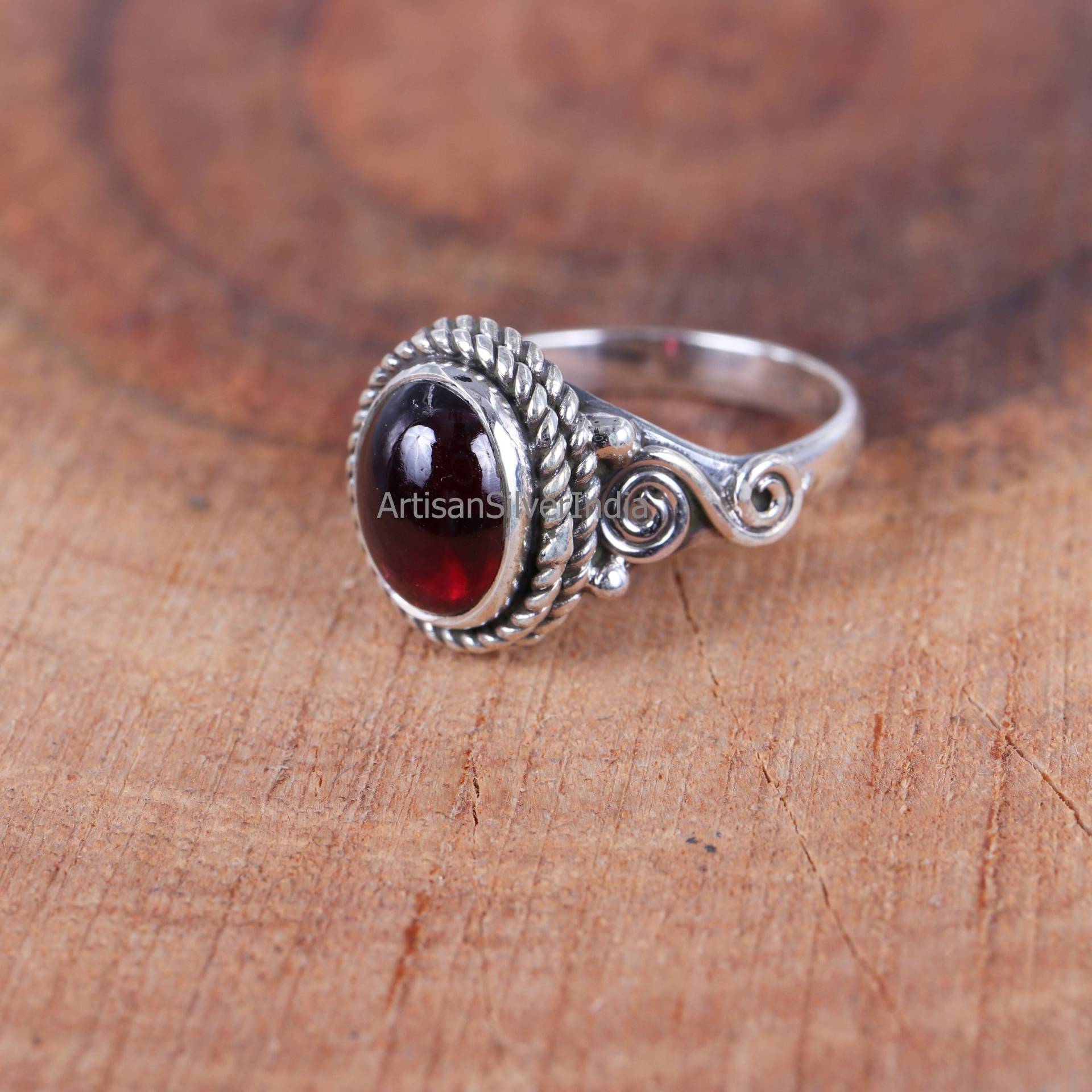 Natürlicher Granat Ring, 925 Massiver Silberring, Edelstein Januar Geburtsstein Handgefertigter Geschenk Für Frauen, Roter Ring von ArtisansilverIndia