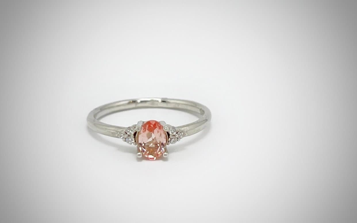 Rosa Turmalin Ring, Oxidiertes Silber Weißer Topas Stacking-Band-Ring, Verlobungsring Valentinstag von ArtissimoArtGallery