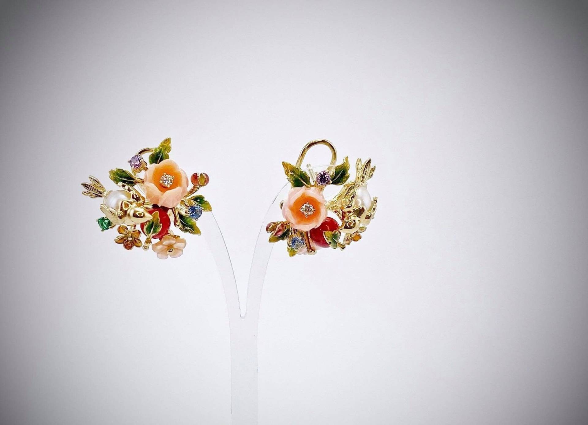 Silber Blumen Ohrringe, Emaille Turmalin Perlmutt 24K Vergoldung Korallen Vogel Art Deco Schmuck von ArtissimoArtGallery