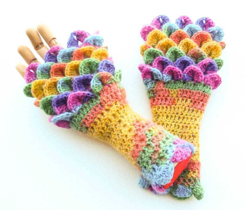 Drachenschuppen Armstulpen - Damengrößen Gehäkelte Angora Krokodil Stich Pulswärmer Drachenschuppen Armstulpen - Damengrößen Gehäkelte Angora Krokodil Stich Pulswärmer von ArtistBeeBee