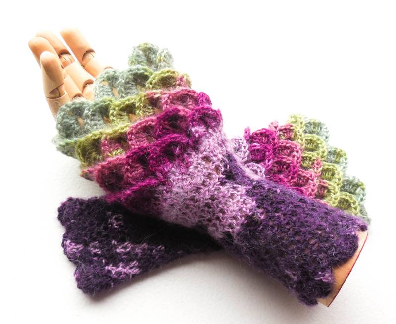Krokodil Stitch Fingerlose Handschuhe - Drachenschuppen Damengrößen Gehäkelte Angora Armstulpen Krokodil Stitch Fingerlose Handschuhe - Drachenschuppen Damengrößen Gehäkelte Angora Armstulpen von ArtistBeeBee