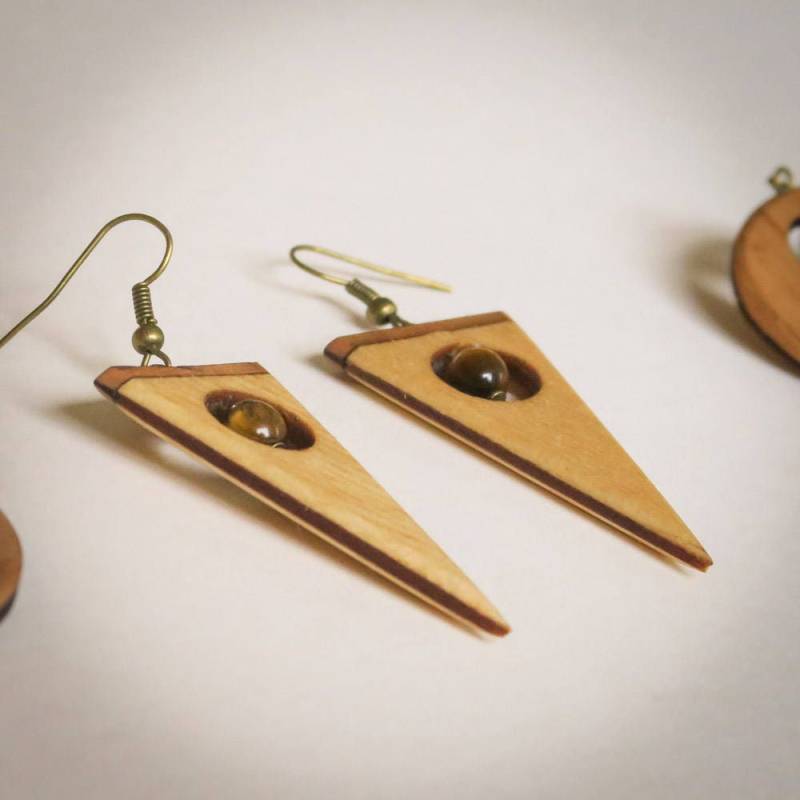 Ohrring Nr. 2-Dreieck Mit Perle von ArtistByKarel