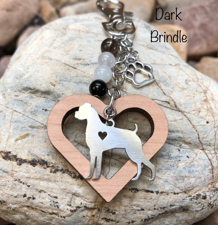 Boxer Hund Schlüsselanhänger - Taschenanhänger Schmuck Holz Herz Anhänger von ArtistCreationsKaren