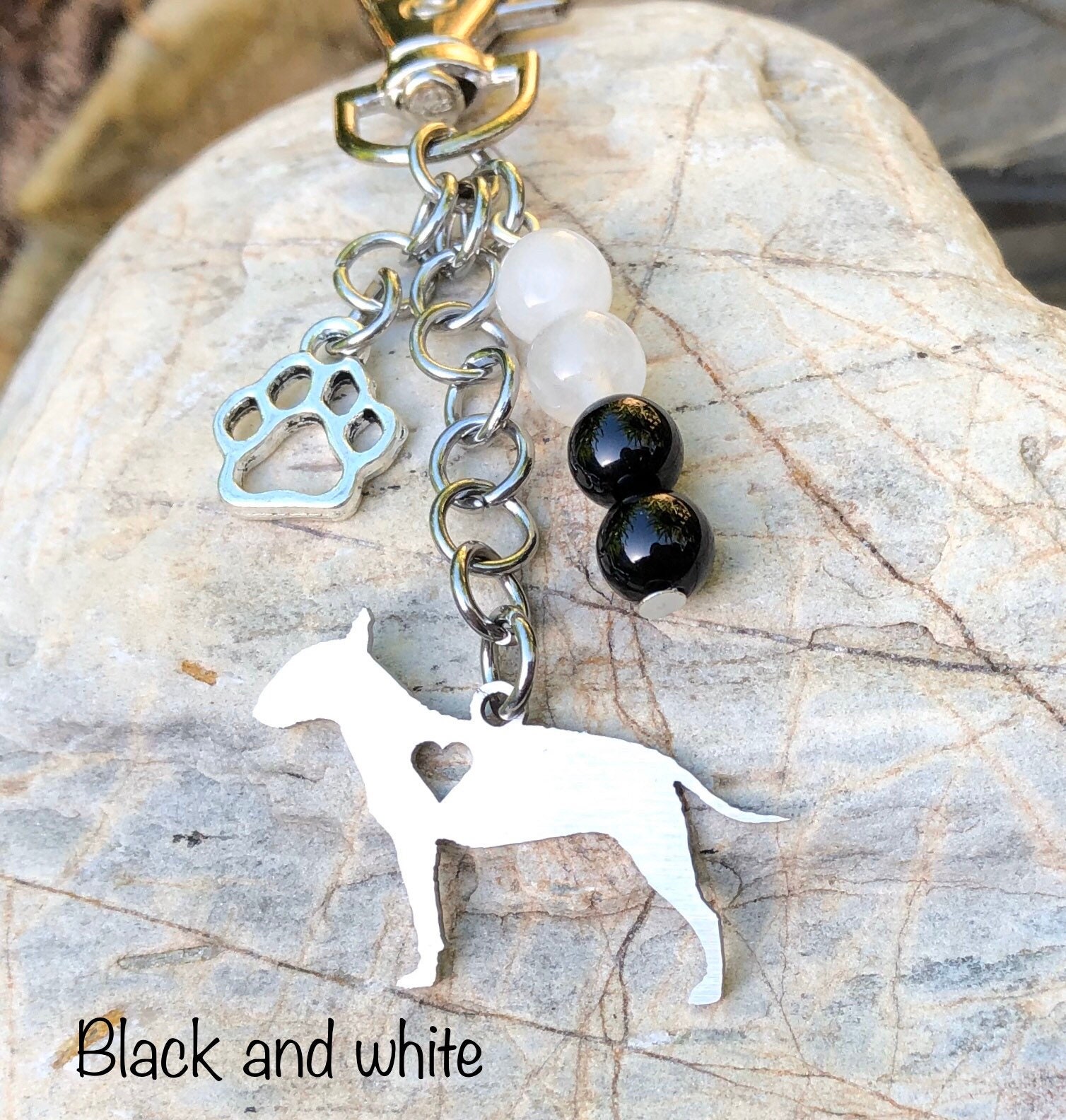Bullterrier Hund Schlüsselanhänger, Edelstahl Haustier Taschenanhänger, Schmuck, Weihnachten, Geschenk, Schlüsselhaken von ArtistCreationsKaren