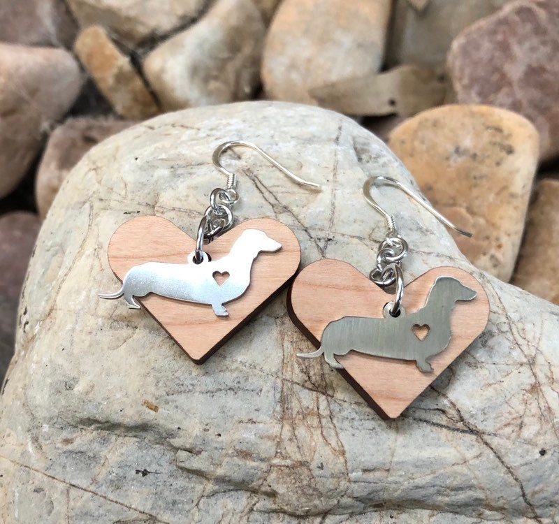 Dackel Hundeohrringe - Tropfenohrringe Schmuck Haustier Andenken Tier Holzherz von ArtistCreationsKaren