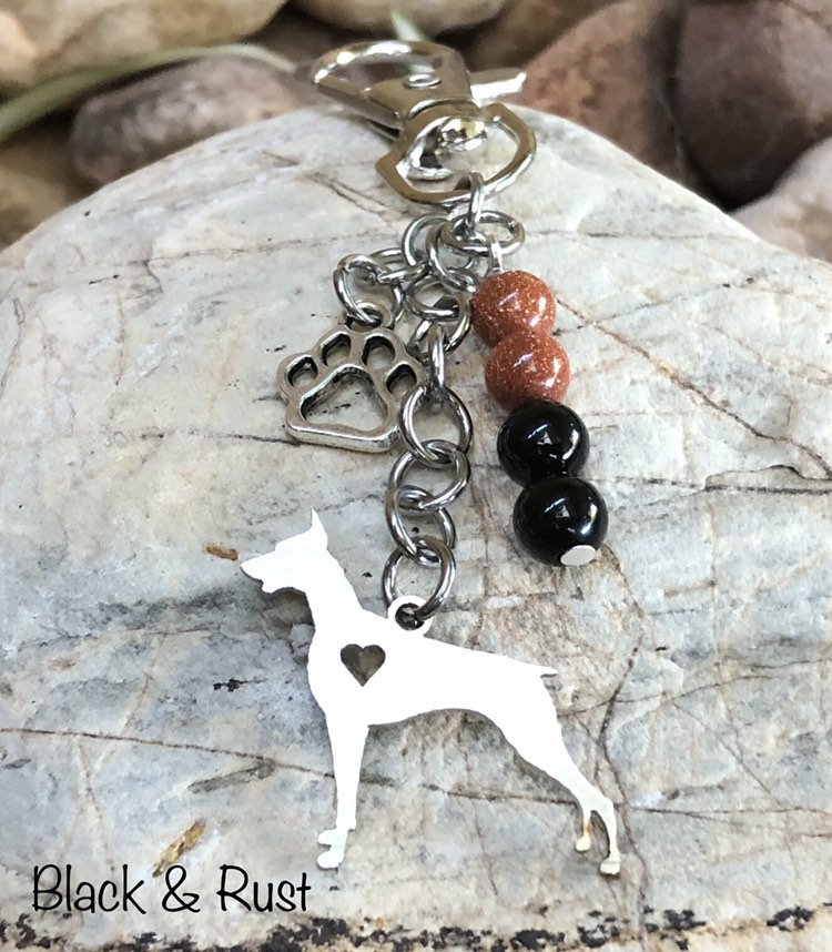 Dobermann Pinscher Hund Schlüsselanhänger, Edelstahl Taschenanhänger, Haustier Andenken, Schmuck, Tier, Geschenk Weihnachten Dobermann Pinscher Hund Schlüsselanhänger, Edelstahl Taschenanhänger, Haustier Andenken, Schmuck, Tier, Geschenk Weihnachten von ArtistCreationsKaren
