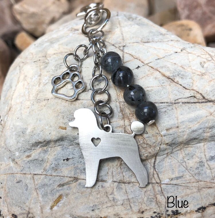 Pudel Edelstein Schlüsselanhänger - Hund Taschenanhänger Haustier Andenken Schmuck Tier von ArtistCreationsKaren