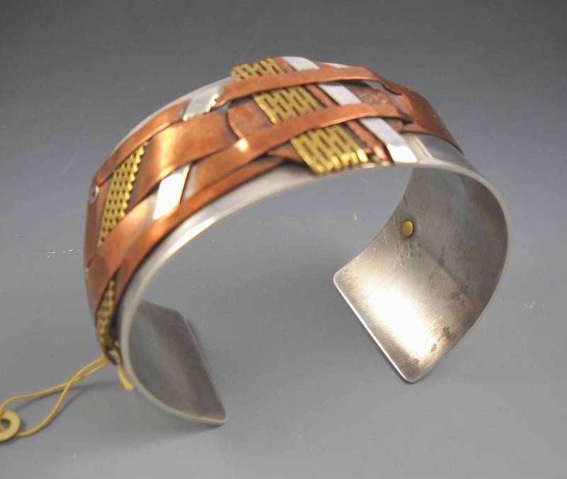Gemischte Metalle Kupfer Messing Und Sterling Vernietet Auf Ein Breites Band Manschette Khb1533 von ArtisticInnerChi