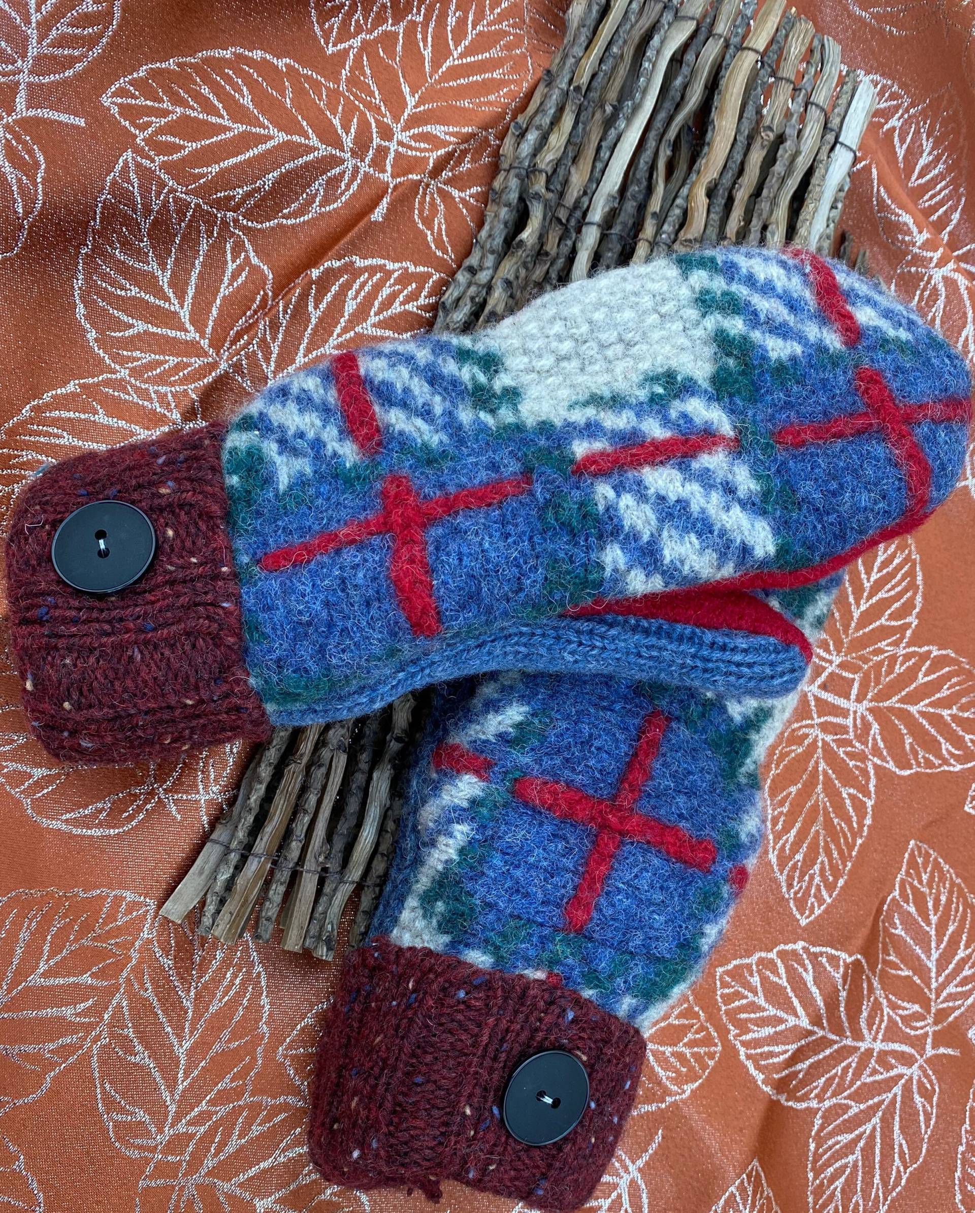 Fäustlinge Aus Wolle - Blau, Creme Und Rot von ArtisticWoolens