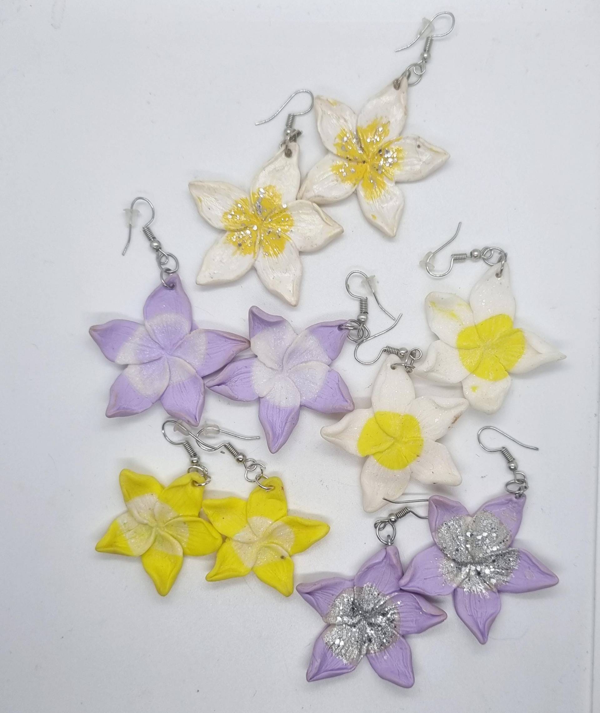 Handgemachte Frangipani Ohrringe in Verschiedenen Farben, Toll Zu Frühlings - Und Sommeroutfits Tragen, Blumen Ohrringe, Flower Ohrringe Handgemachte Frangipani Ohrringe in Verschiedenen Farben, Toll Zu Frühlings - Und Sommeroutfits Tragen, Blumen Ohrringe, Flower Ohrringe von ArtistjeweleryShop
