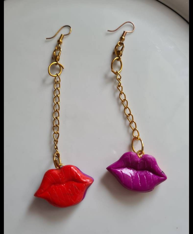 Kussmund Ohrringe Lila-Rot, Handgefertigt, Ohrhänger, Polymerton Ohrringe, Fimo Schmuck Kussmund Ohrringe Lila-Rot, Handgefertigt, Ohrhänger, Polymerton Ohrringe, Fimo Schmuck von ArtistjeweleryShop