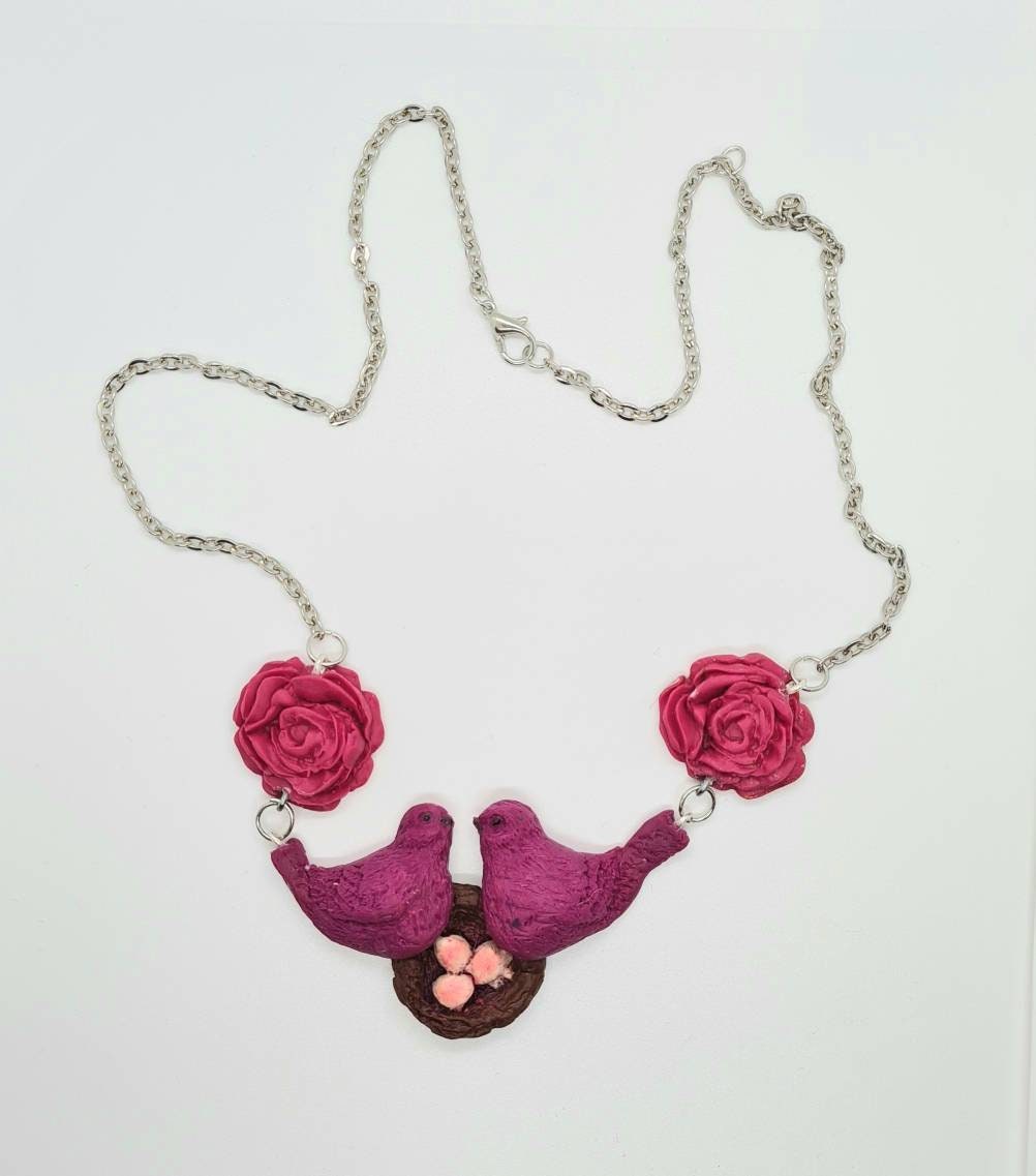 Niedliche Vogelkette Die Halskette Ist Handgemacht Aus Polymerton Ein Tolles Geschenk Für Vogelliebhaber Und Tierfreunde Niedliche Vogelkette Die Halskette Ist Handgemacht Aus Polymerton Ein Tolles Geschenk Für Vogelliebhaber Und Tierfreunde von ArtistjeweleryShop