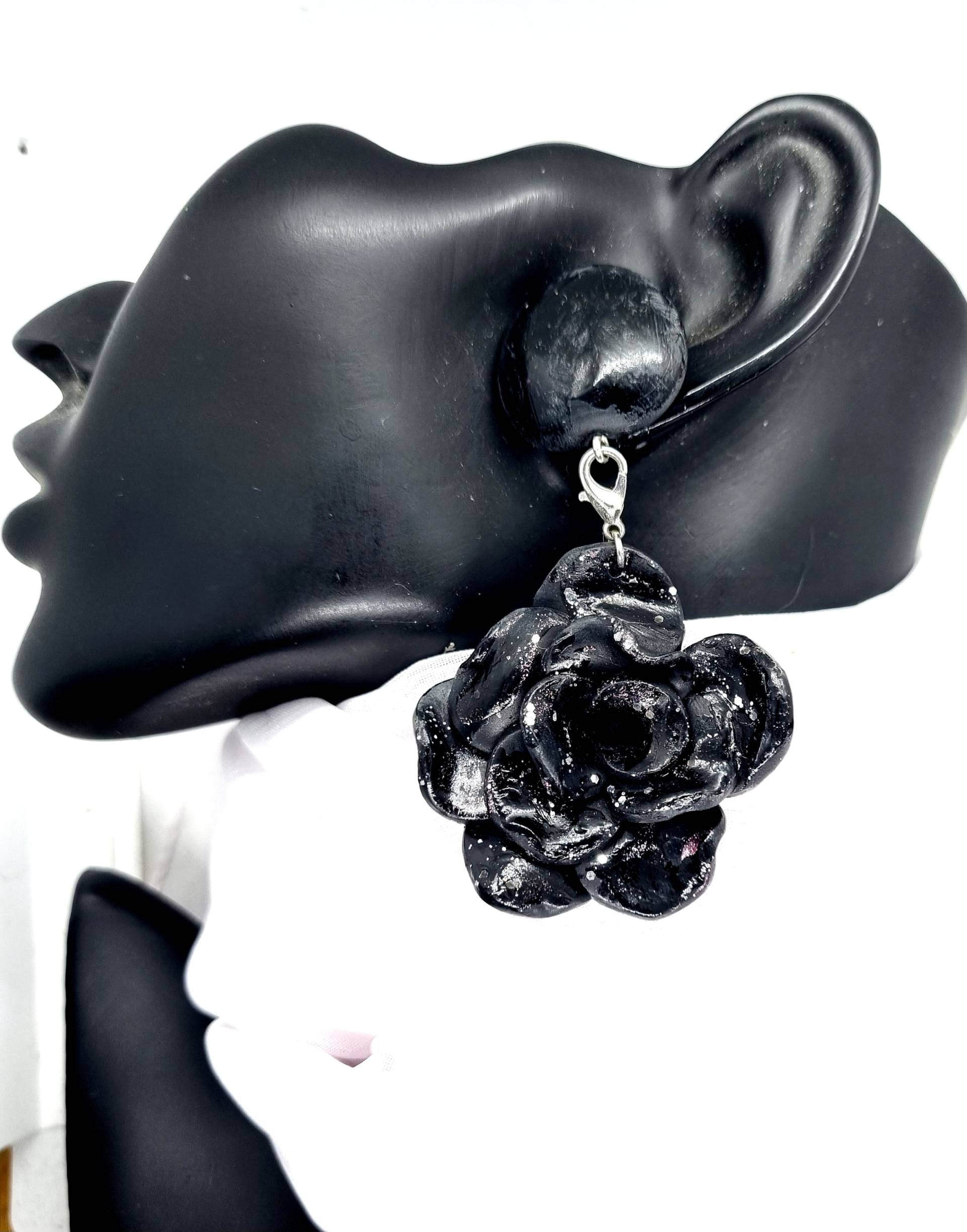 Ohrclipse " Black Rose", Ohrringe Schwarze Rose , Statementohrclipse Aus Polymerclay Ohrclipse " Black Rose", Ohrringe Schwarze Rose , Statementohrclipse Aus Polymerclay von ArtistjeweleryShop