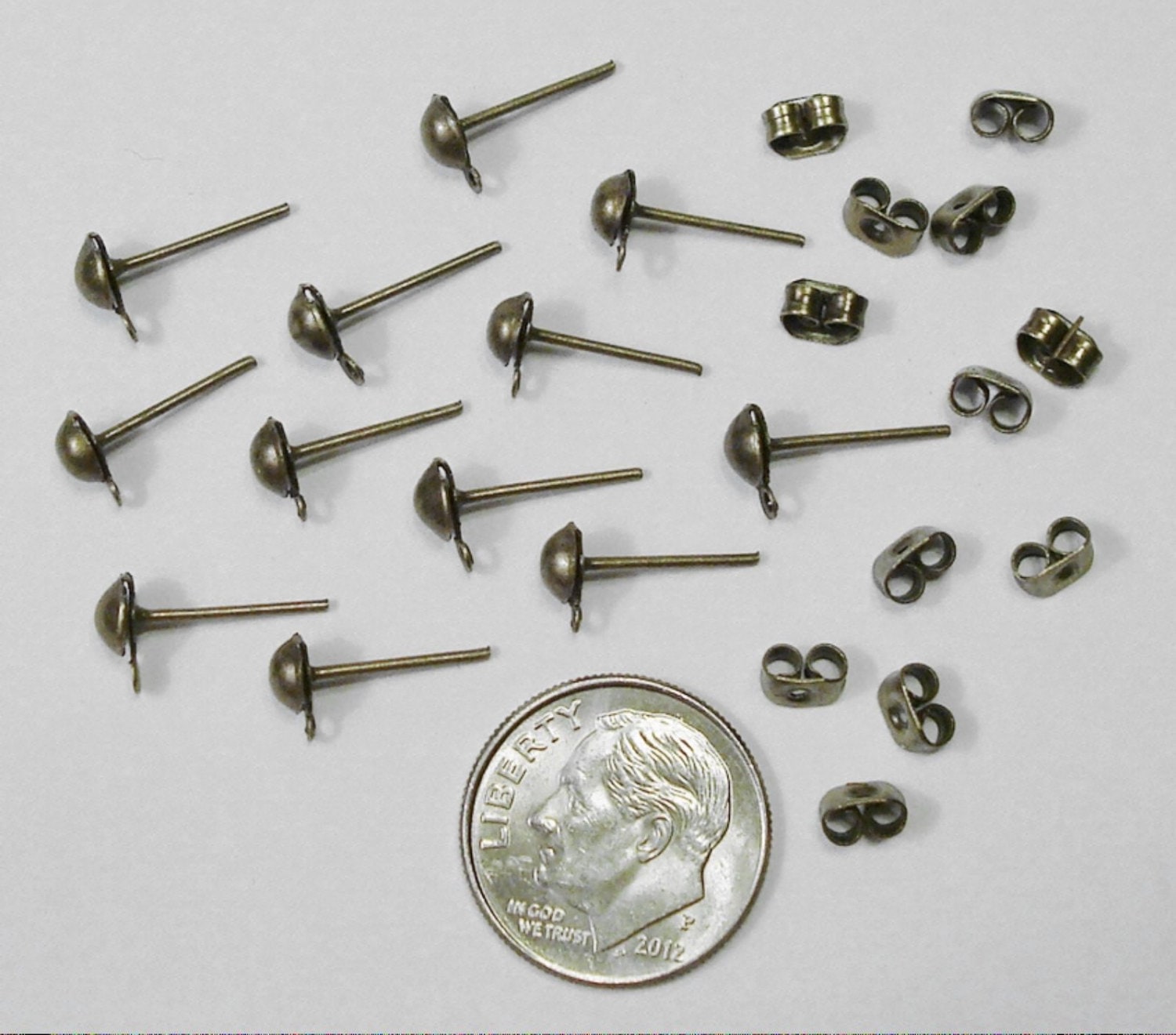 4 Mm Ohrstecker Mit Schmetterlingsverschlüssen 24-Teiliges Lot Bronzefarben Schlaufe Fpe058 von Artistrywithbeads
