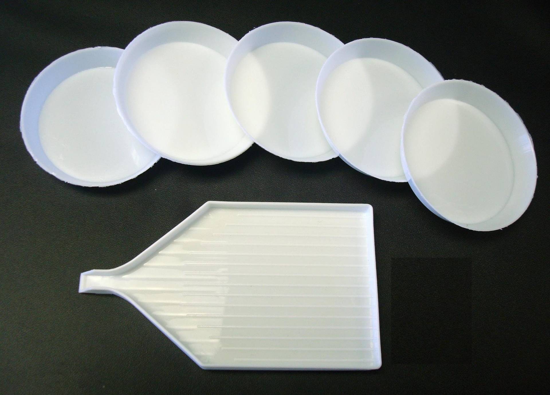 5 Perlensortiertabletts Mit Juwelierlöffel Lapidarzubehör Strass T050 von Artistrywithbeads