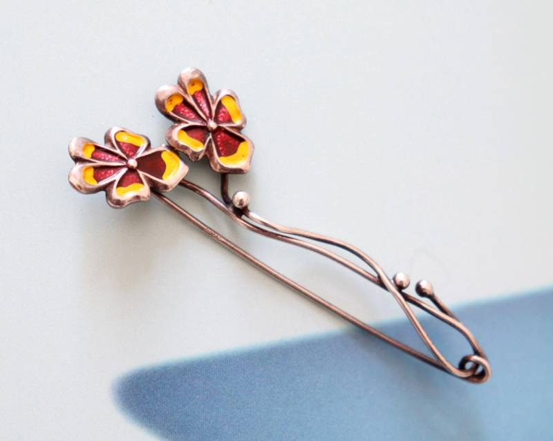 Handgemachte Vintage Blumen Brosche Aus Emaille in Sterling Silber - Zart Und Elegant Anstecknadel von ArtisuStudio