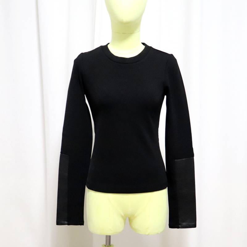 Schickes Wayne Schwarzes Top | Leder Ärmel Slim Fit Stretch-Top Mit Rundhalsausschnitt Hergestellt in Den Usa Grösse S von ArtisuStudio