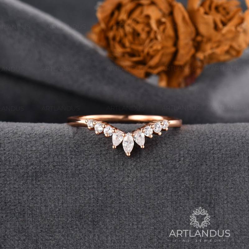 Moissanit Geschwungenes Hochzeitsband, Passendes Band Im Birnenschliff, Natürlicher Diamant, Individuelle Passform, Stapelband Für Damen, Antikes von ArtlandUS