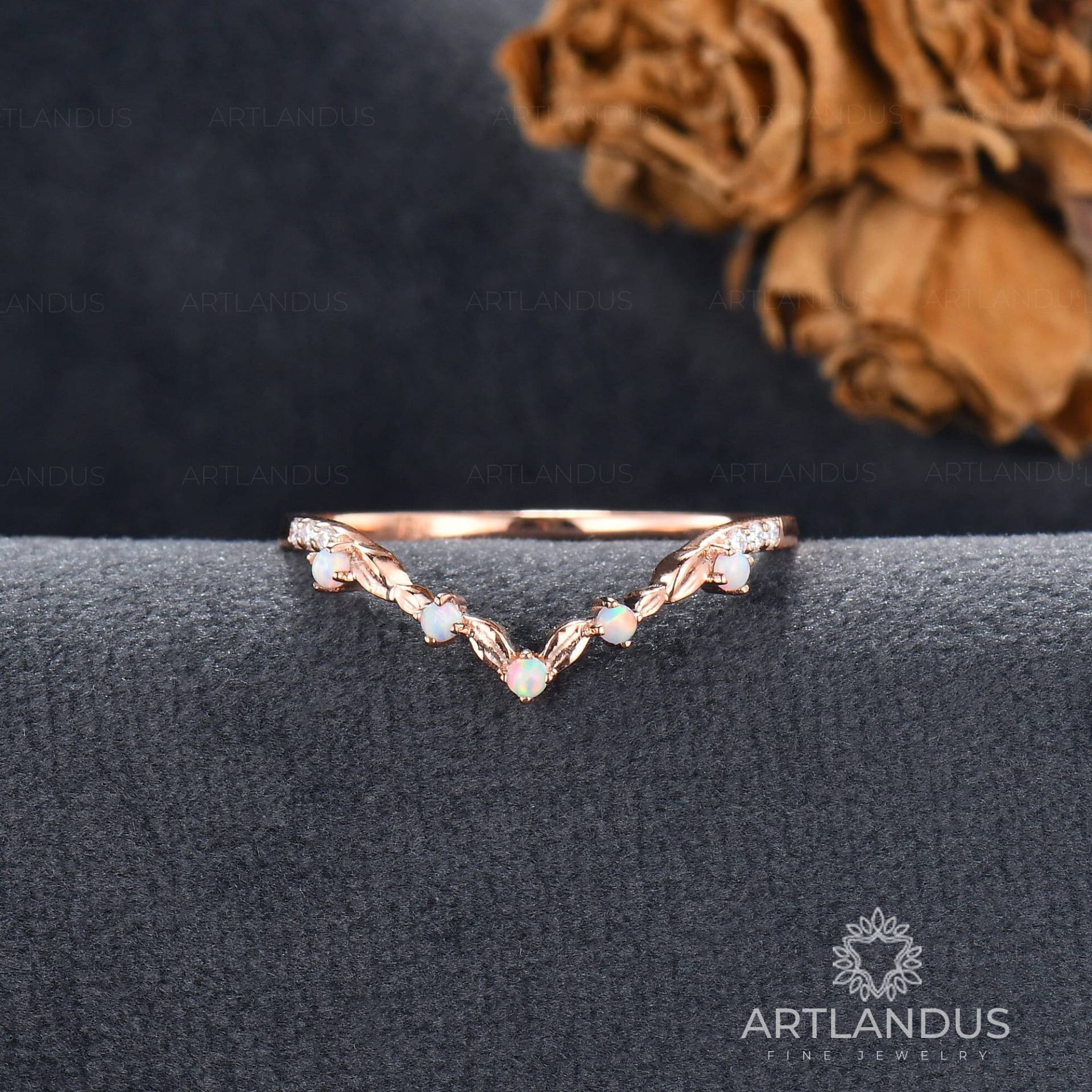 Rebenopal Ehering Frauen Rosegold Chevron Diamant Ring Art Deco Stapelring Blatt Märchenring von ArtlandUS