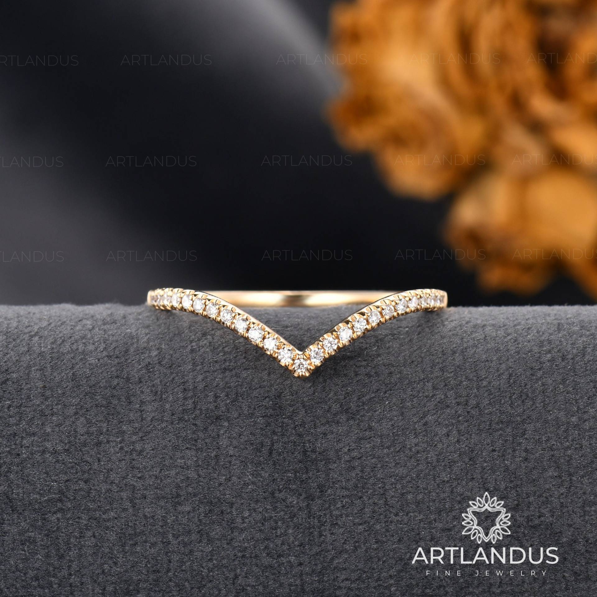 Rose Gold Geschwungene Ehering Frau Diamant V-Förmige Matching Band Chevron Stacking Benutzerdefinierte Zarte Zierliche Halb Eternity Ring Einfach von ArtlandUS