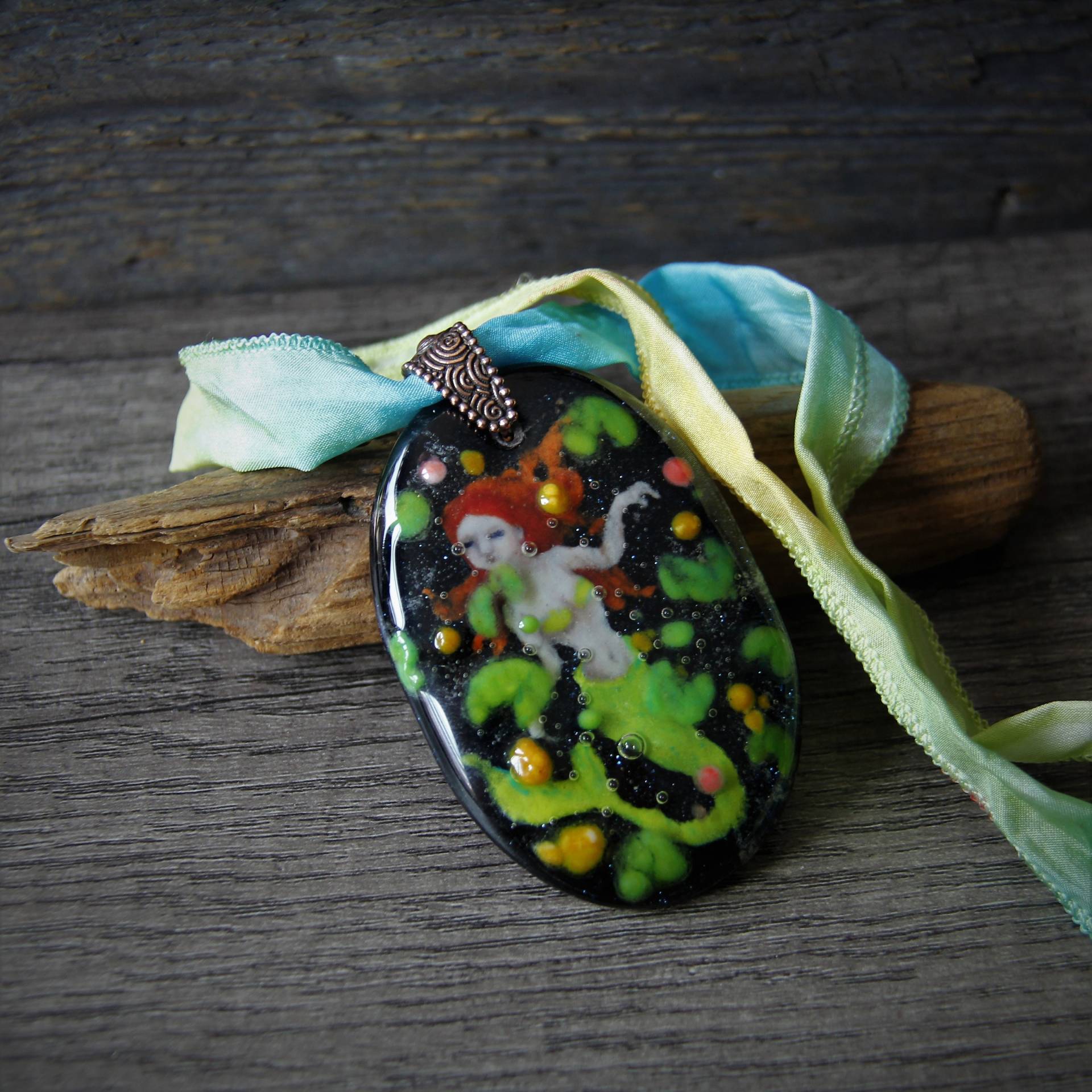 Wunderschöne Meerjungfrau Im Teich - Geschmolzener Glas Anhänger Halskette Seerosen Schmuck By Fannyd von ArtoftheMoment