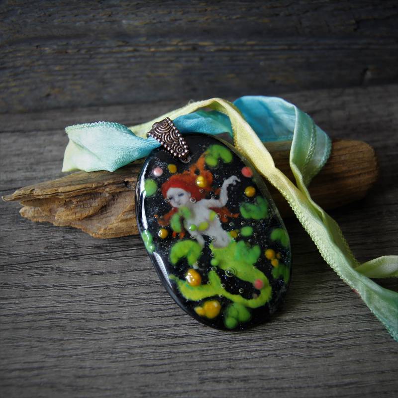 Wunderschöne Meerjungfrau Im Teich - Geschmolzener Glas Anhänger Halskette Seerosen Schmuck By Fannyd von ArtoftheMoment