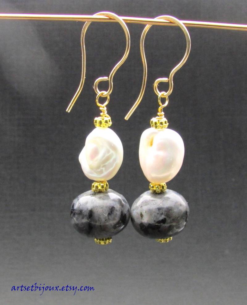 Labradorit Ohrringe - Schwarze Labradorit, Keishi Perle & Gold Tropfen Naturstein Edelstein Und von ArtsEtBijoux