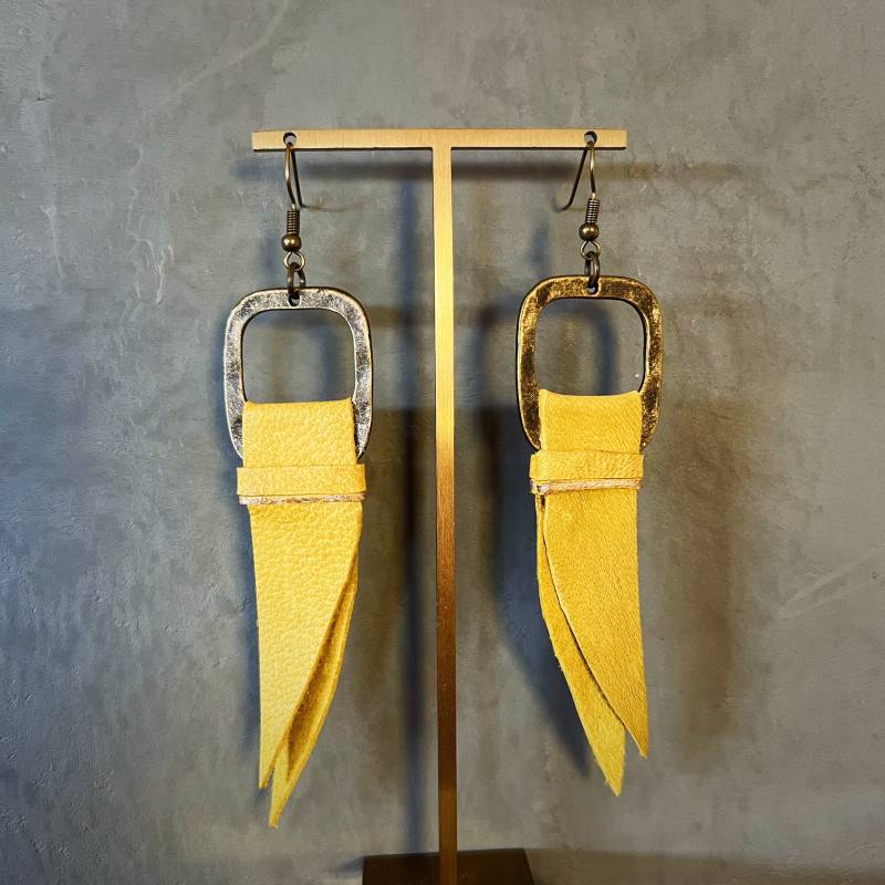 Handmade Leder Ohrringe Für Sommer von ArtsandcraftsByJunyi