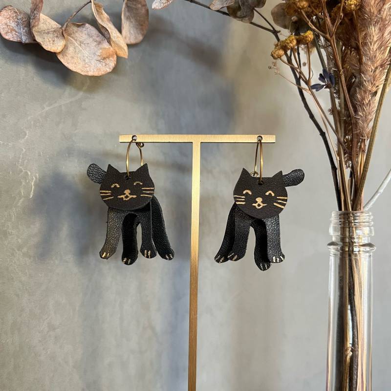 Handmade Süße Katze Ohrringe Aus Echtem Leder Handmade Süße Katze Ohrringe Aus Echtem Leder von ArtsandcraftsByJunyi