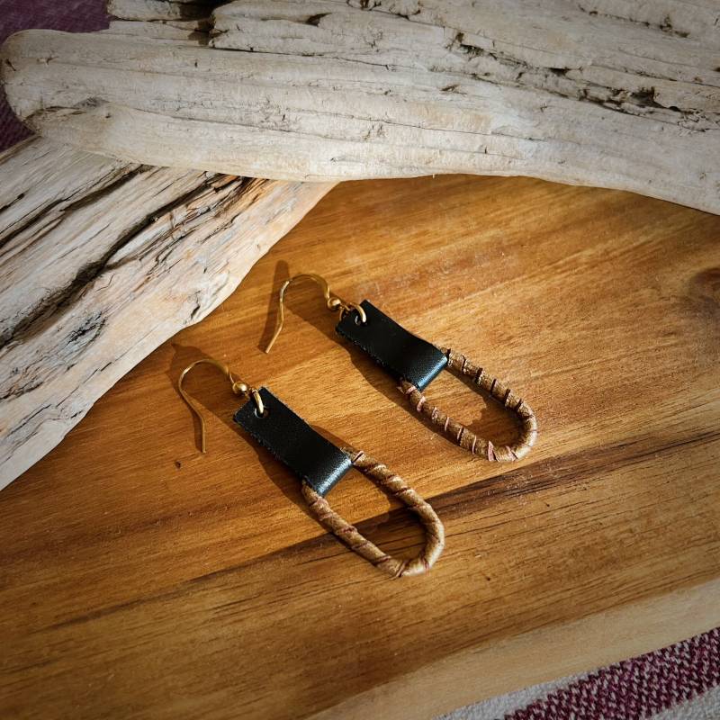 Minimal Leder Ohrringe von ArtsandcraftsByJunyi
