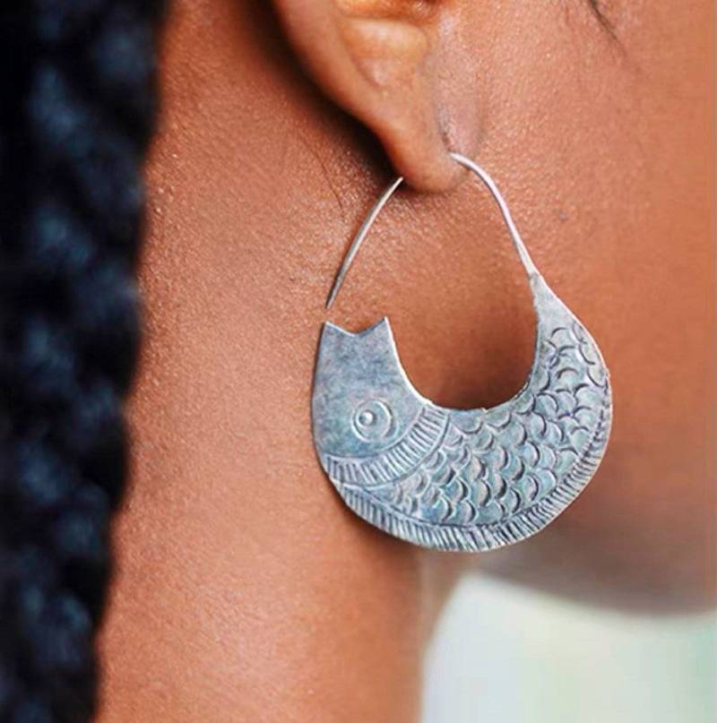 Versilberte Ohrringe Im Fisch Optik von ArtsandcraftsByJunyi