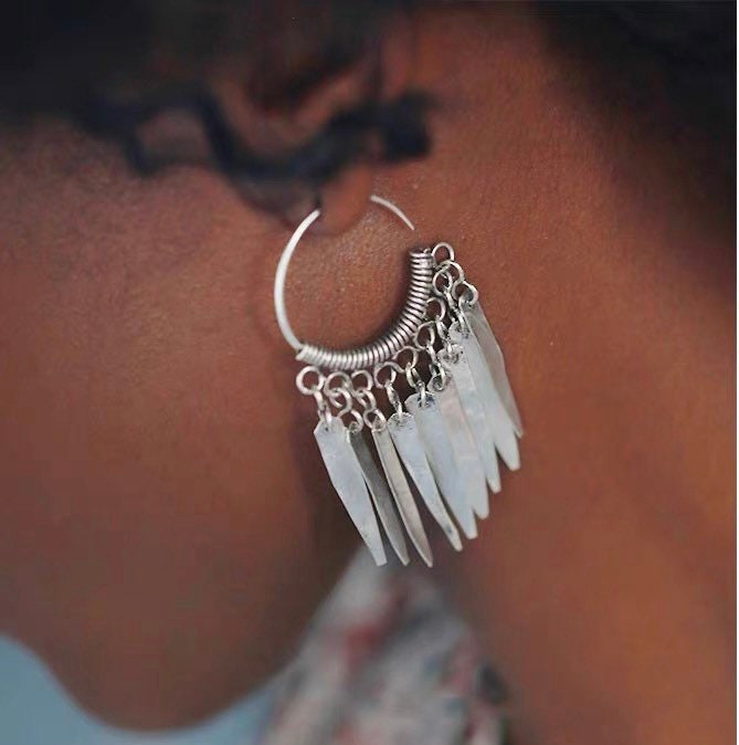 Versilberte Vintage Ohrringe Im Altsilber Look von ArtsandcraftsByJunyi