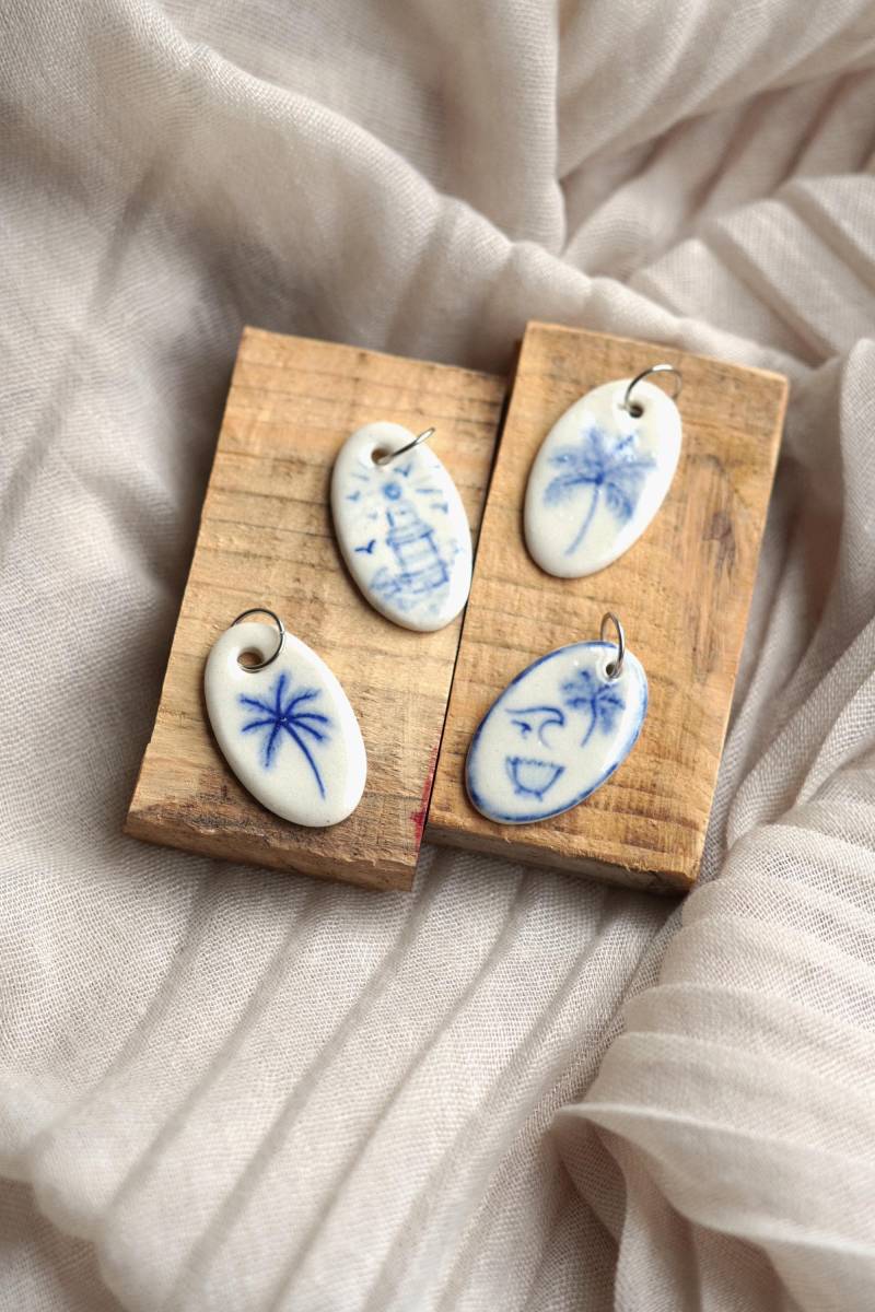 Handgemachte Anhänger Halskette Keramik Tiny Charm Necklace, Ceramic Charms, Handmade & Hand Painted Summer Charms Holiday Handgemachte Anhänger Halskette Keramik Tiny Charm Necklace, Ceramic Charms, Handmade & Hand Painted Summer Charms Holiday von ArtstudioLiebeLiebe