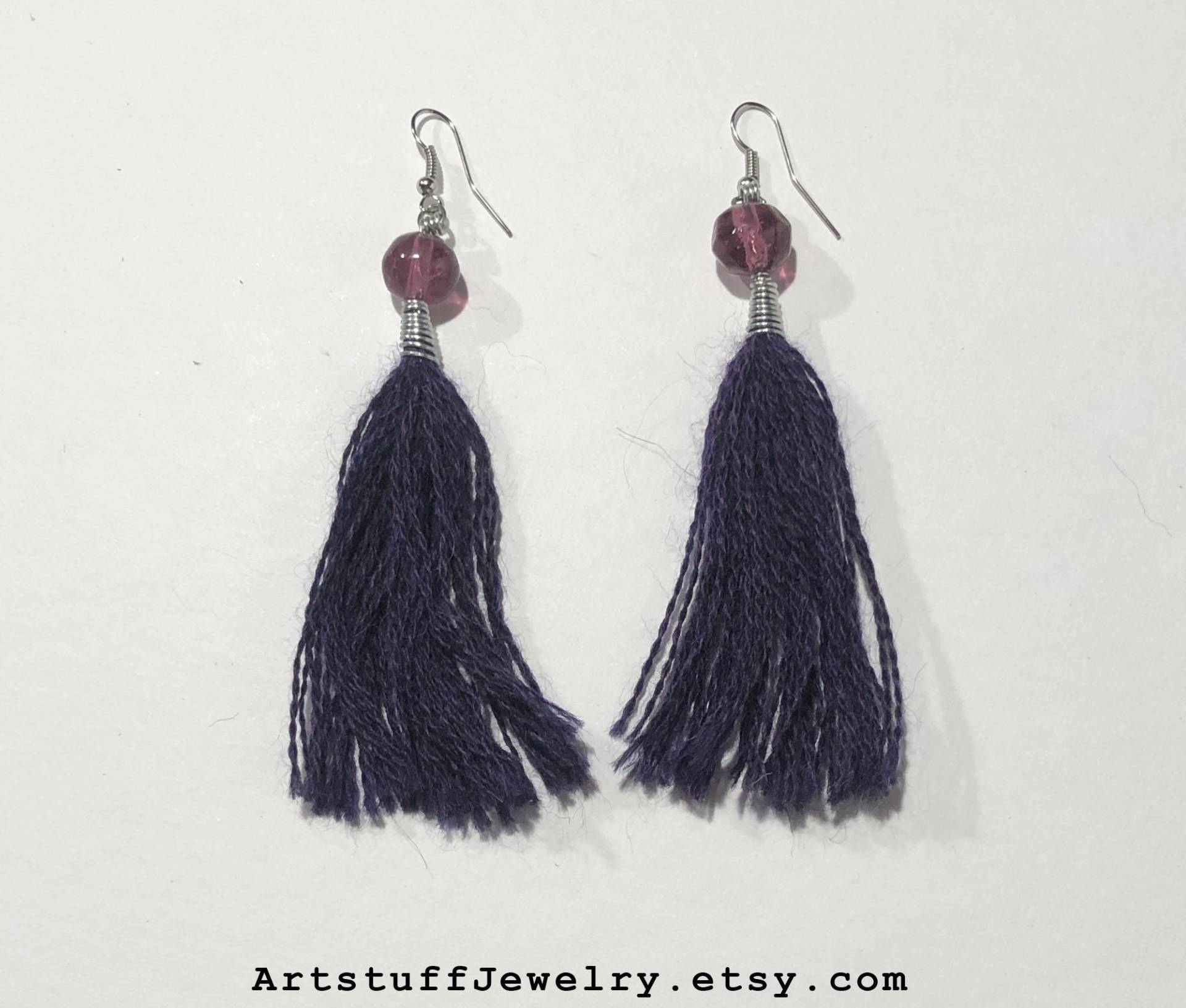 Lila Boho Merino Wolle Quaste Ohrringe von ArtstuffJewelry