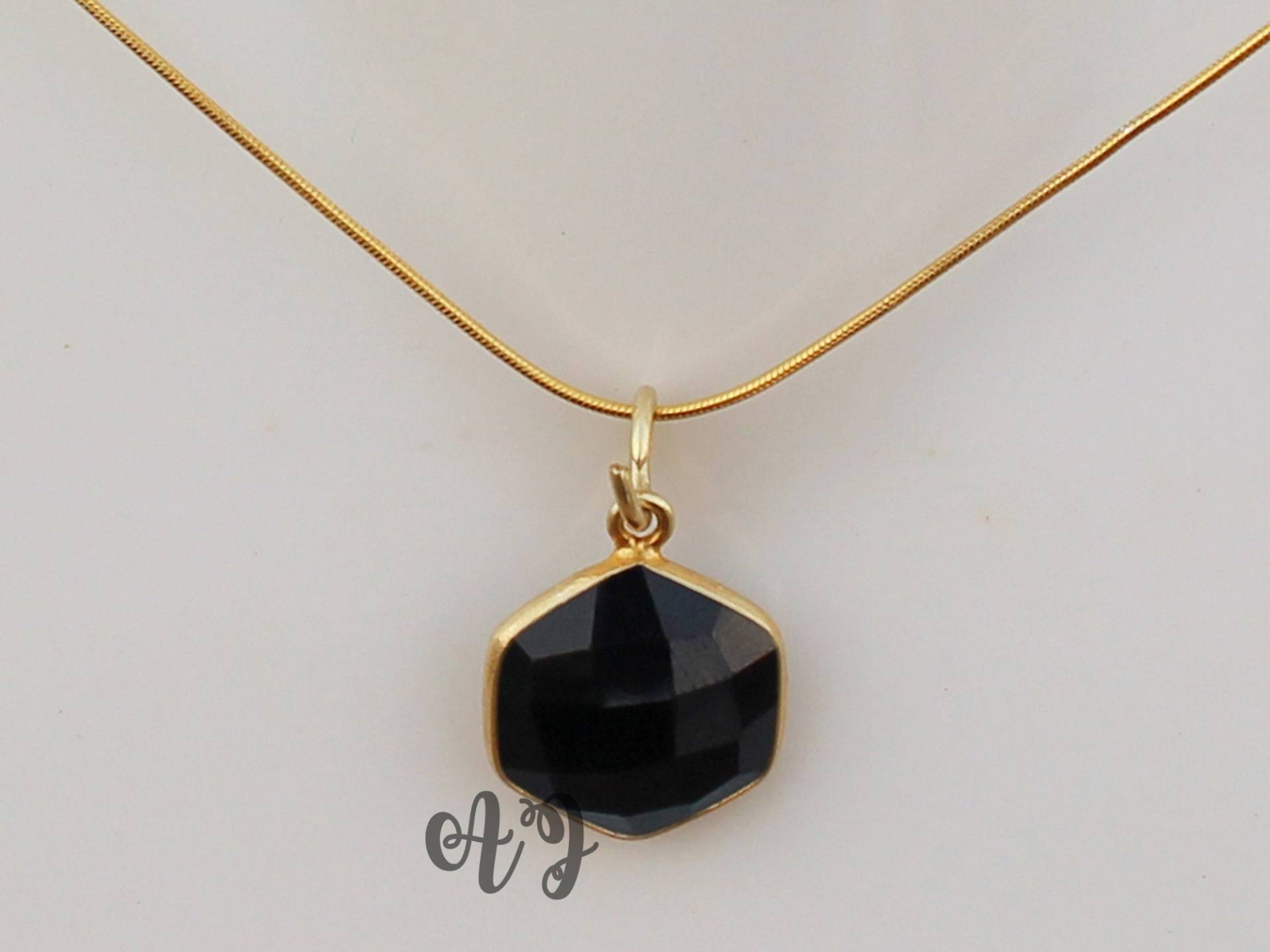 Schwarzer Onyx 18mm Hexagon Briolette 925 Sterling Silber Vergoldete Lünette Anhänger Mit Kette Halskette-Schwarzer Schmuck Halskette von ArtsyjewelsForyou