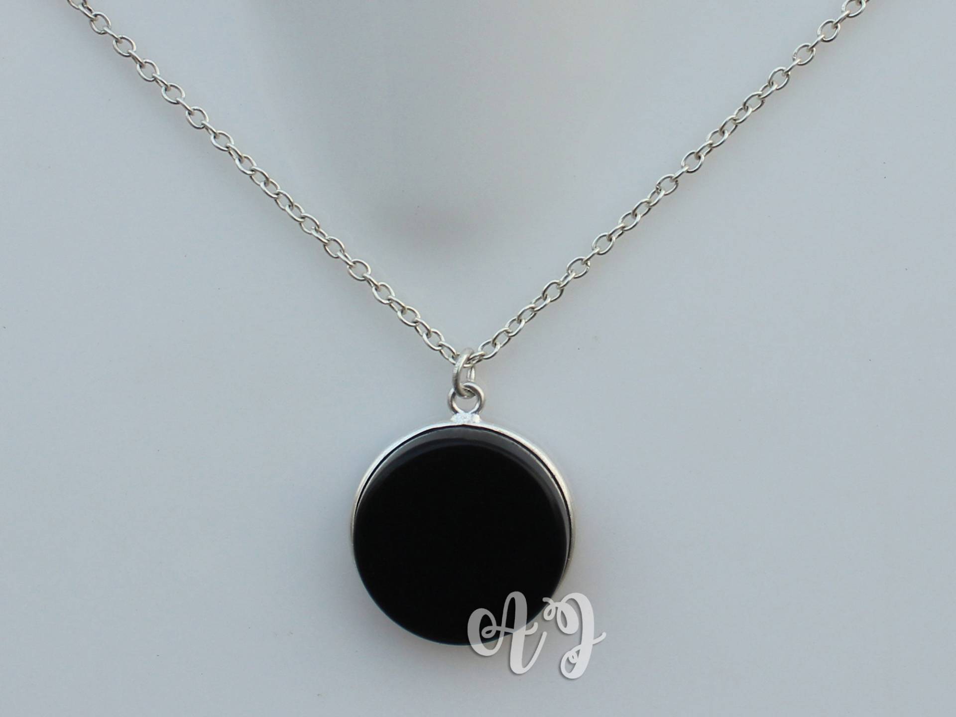 Schwarzer Onyx 8mm Rund Beide Seiten Flache Glatte 925 Sterling Silber Überzogene Lünette Anhänger Kette Halskette von ArtsyjewelsForyou