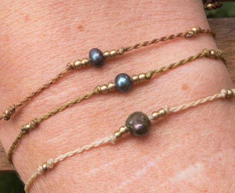 Bunte Perlenarmband Mit Süßwasser Perle Und Messing von ArtundWeiseShop