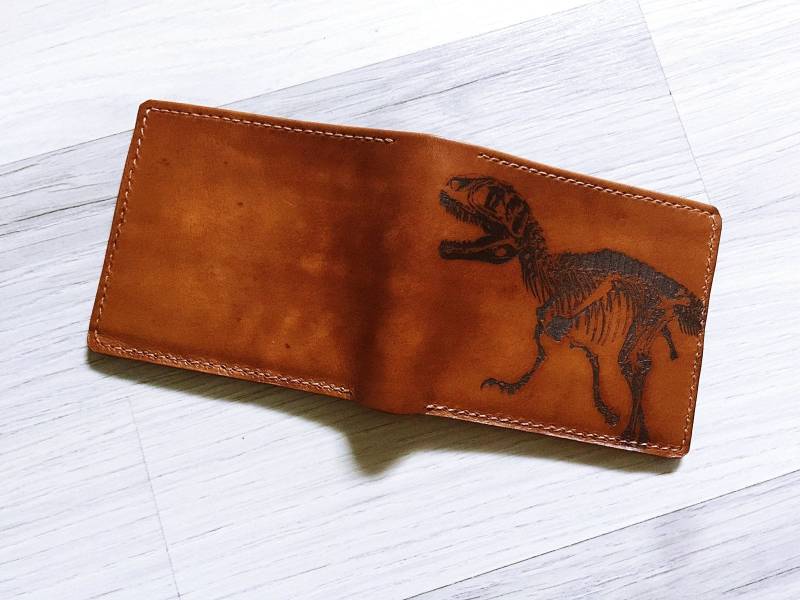 T-Rex Fossil Leder Geldbörse Handgemachtes Dinosaurier Geschenk T-Rex Fossil Leder Geldbörse Handgemachtes Dinosaurier Geschenk von ArtyyGiftsHouse