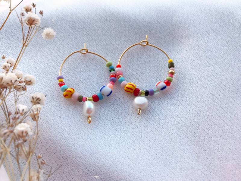 Handgemachte Boho-Ohrringe Mit Bunten Perlen & Süßwasserperlen/Creolen/Geschenkidee/ Bunte Ohrringe/Boho Earrings/Geschenk/Gift Idea Girl von ArubaJewellery