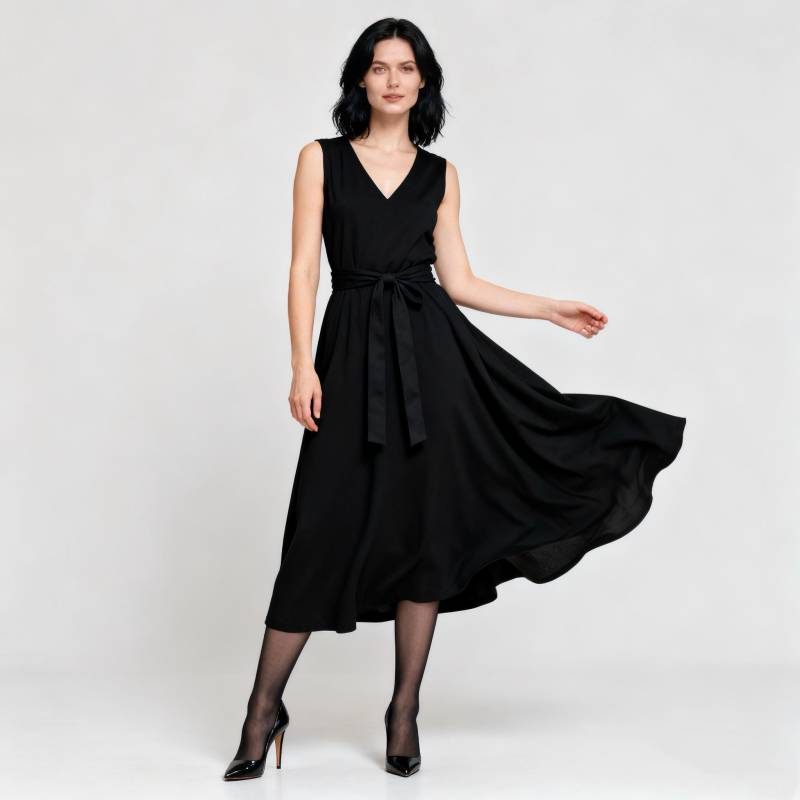 Elegant Black V Neck Sleeveless Maxi Dress For Women, Flowy Belted Evening Gown, Minimalist Modern Cocktail & Party von Arvoryn