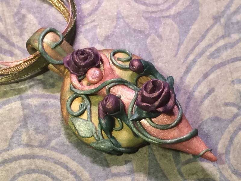 Lila Rose Göttin Anhänger Lila Rose Göttin Anhänger von ArwenDelyonWorks
