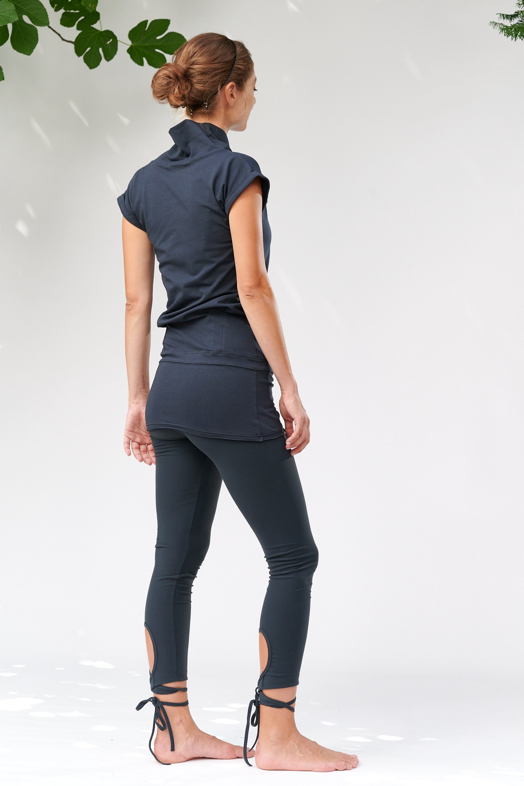 Gedämpftes Blaues Yoga Tunika Top/Geschenk Für Sie Damen Kleidung Arya Capped Sleeves Lässige Bluse Von Aryasense Tty14Mblu von AryaSense