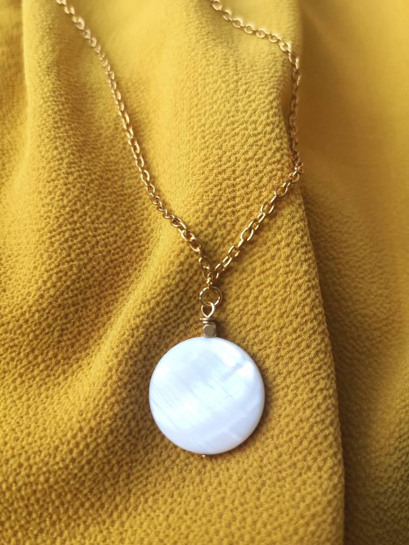 Kette "Hafrún" Mit Perlmutt-Perle von ArynsWelt