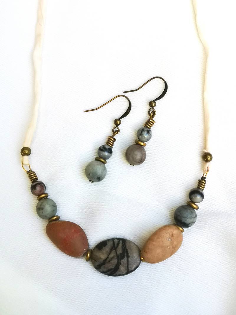 Schmuckset "Signe" Mit Habotai-Seide, Picasso-Jaspis Und Naturstein von ArynsWelt