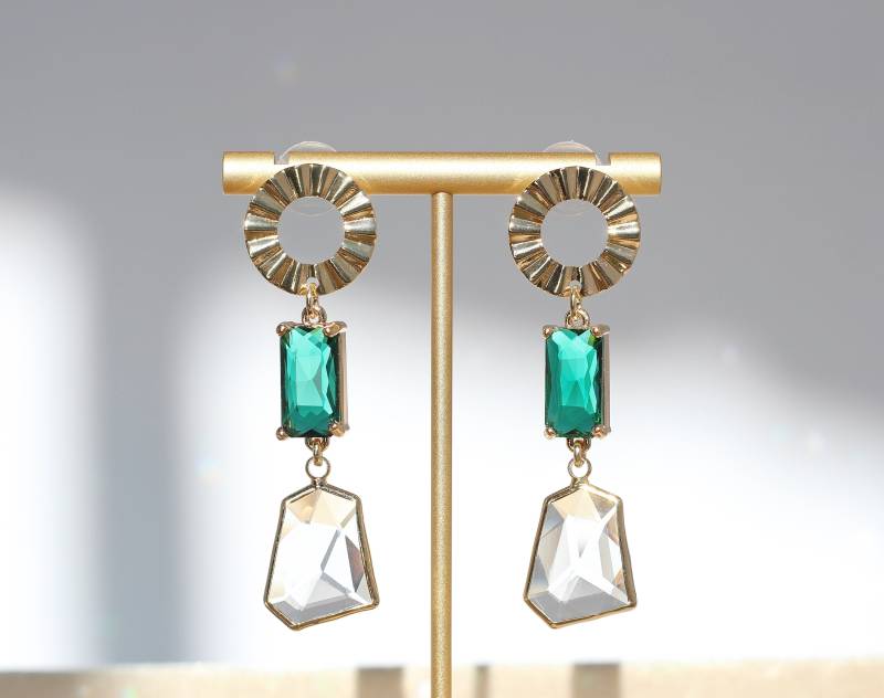 Bunte Kristallohrringe Bunte Kristallohrringe von AsBoldAsJewelry