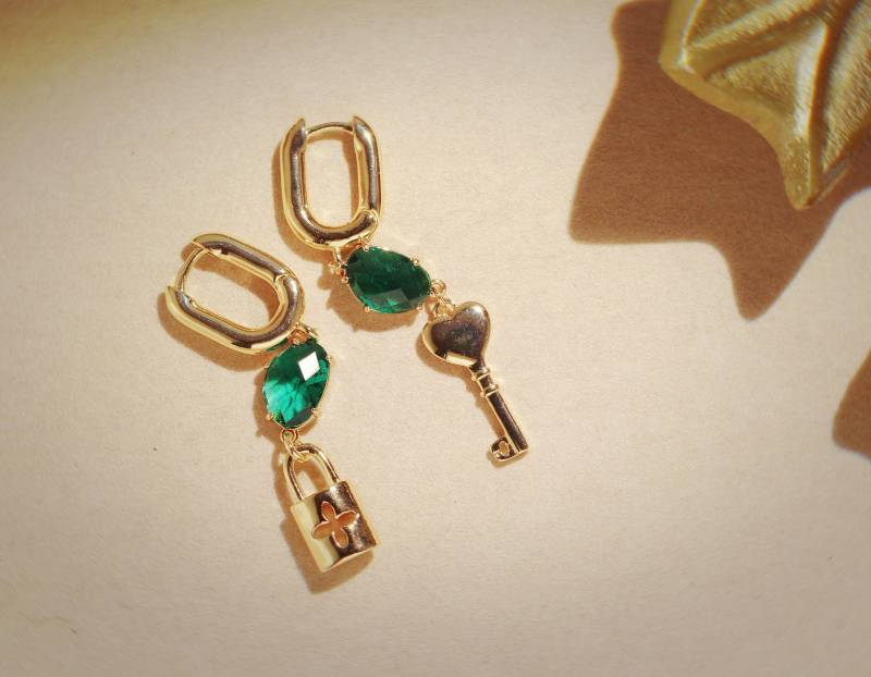 Ohrringe, Grüne Kristalle von AsBoldAsJewelry