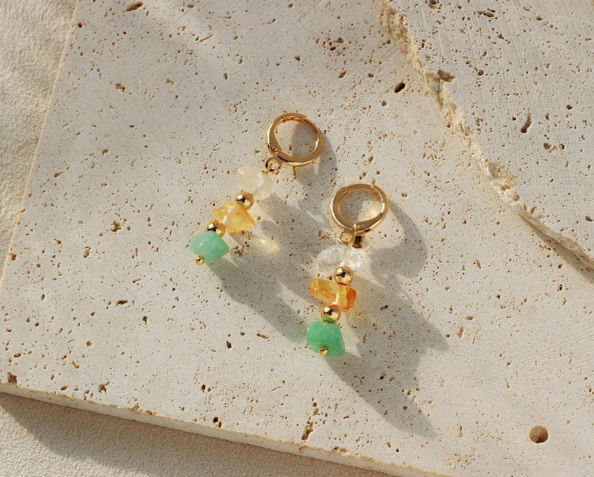 Unregelmäßig Geformte Ohrringe Aus Naturkristall Unregelmäßig Geformte Ohrringe Aus Naturkristall von AsBoldAsJewelry