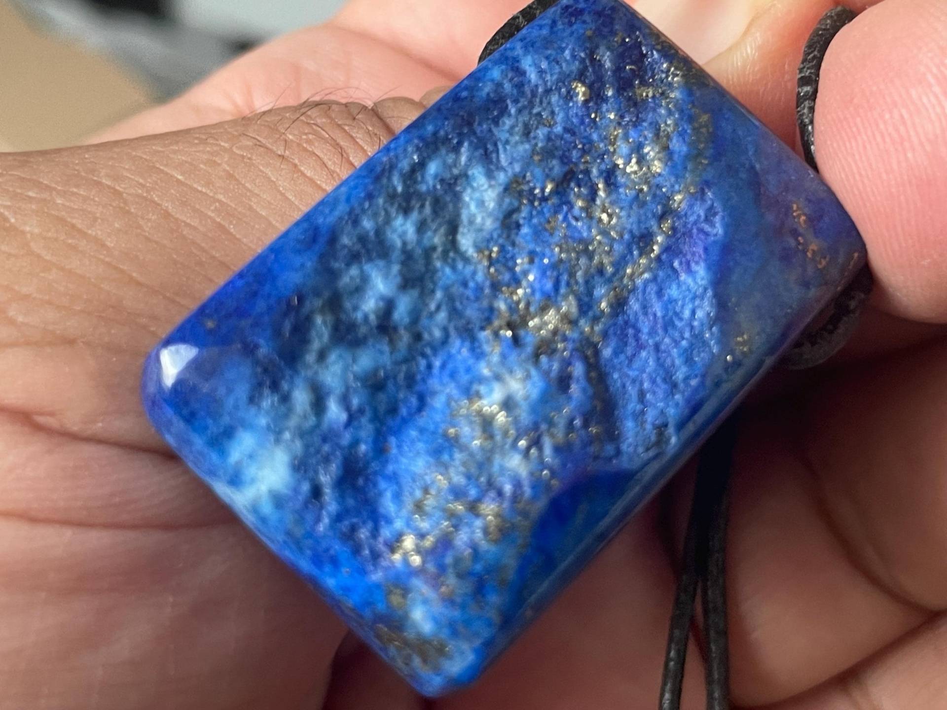 Echter Lapislazuli Anhänger Gebohrt in Einem Einzigartigen Design von AscadeInternational