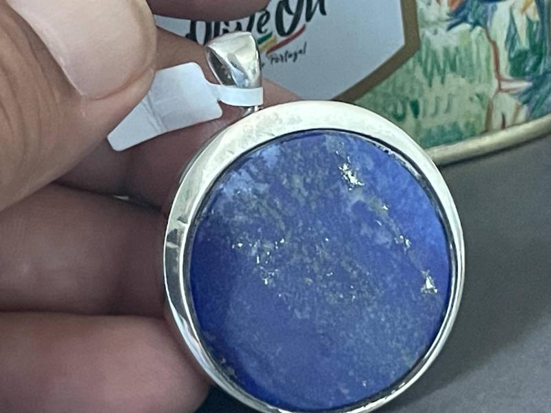 Lapislazuli-Anhänger in Sterling Silber | Einzigartig Intensives Blau Mit Pyritsprenkelung Symbol Für Weisheit Und Geschichte von AscadeInternational