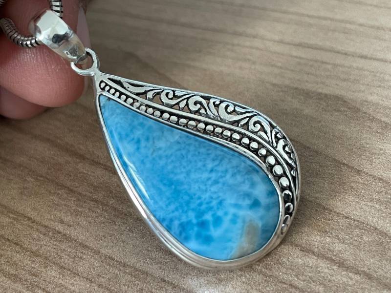 Larimar-Anhänger in Sterling Silber | Extravagantes Design Intensiver Farbkontrast Handgefertigt Und Einzigartig von AscadeInternational